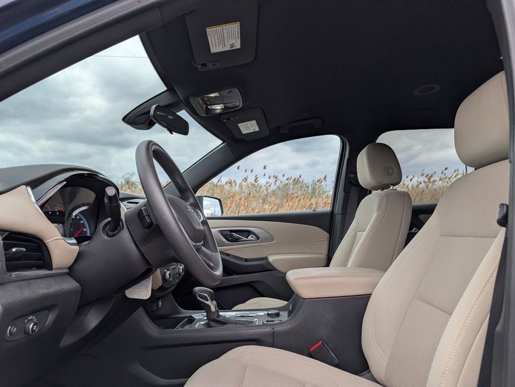 Used 2022 Chevrolet Traverse LS w/ Midnight/Sport Edition image 9