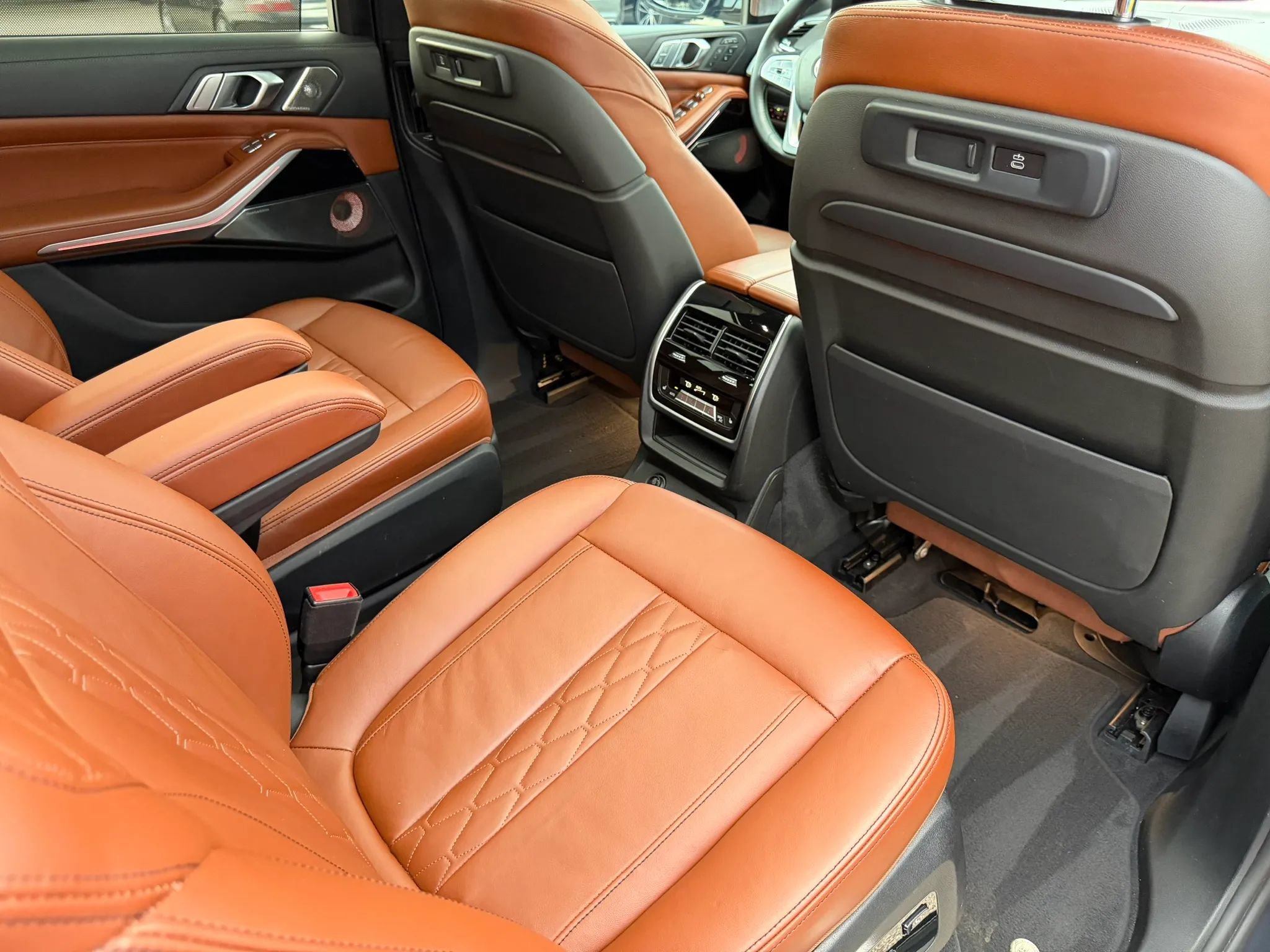 Used 2021 BMW ALPINA XB7 AWD/4WD image 31