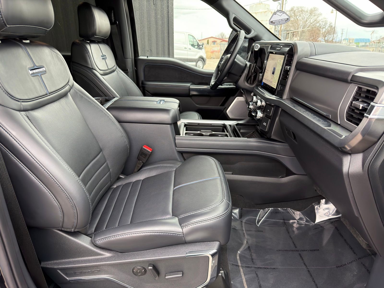 Used 2025 Ford F350 Platinum image 39