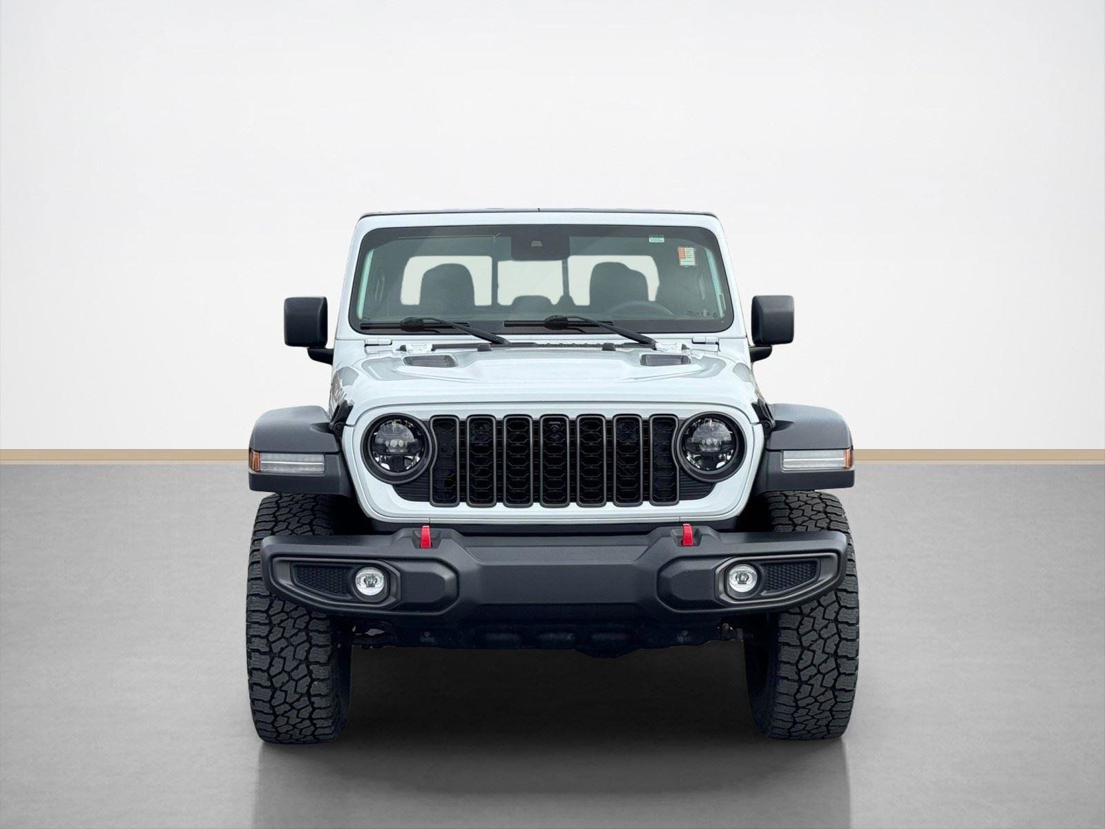 Used 2024 Jeep Gladiator Rubicon w/ Technology Group AWD/4WD image 2
