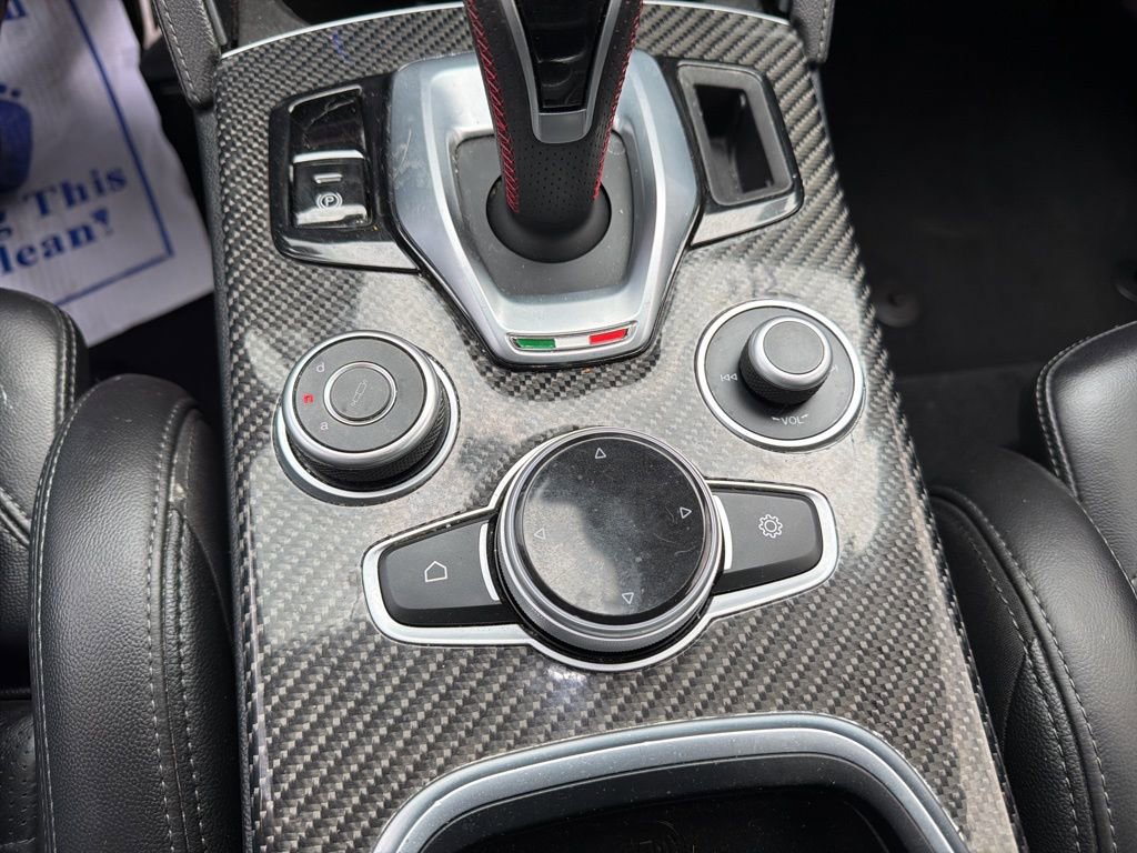 Used 2023 Alfa Romeo Stelvio Estrema AWD/4WD image 24