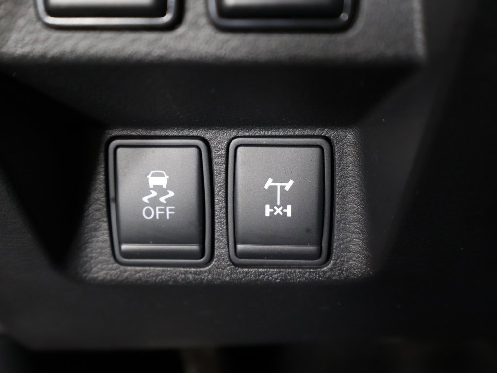 Used 2022 Nissan Frontier PRO-4X w/ Technology Package image 37