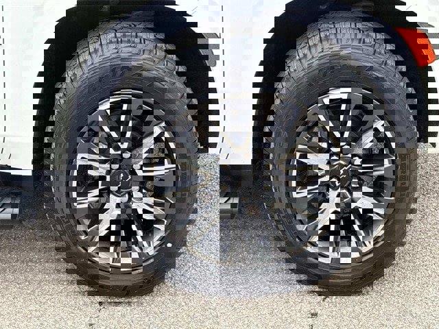 Used 2022 Chevrolet Suburban Z71 w/ Luxury Package image 9