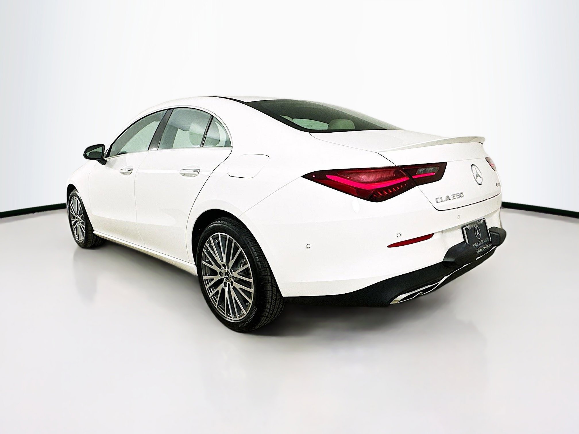 Certified 2025 Mercedes-Benz CLA 250 4MATIC image 5