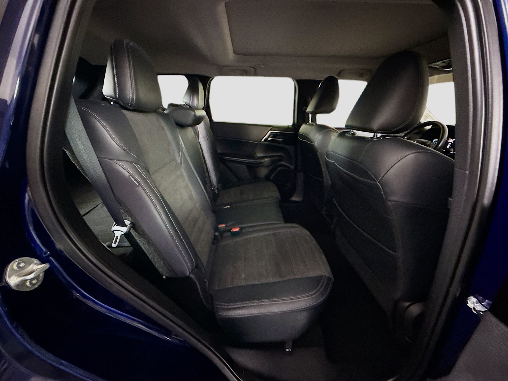 Used 2023 Mitsubishi Outlander SE AWD/4WD image 27