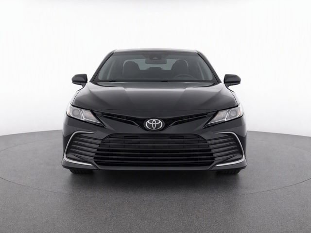 Used 2023 Toyota Camry LE FWD image 5