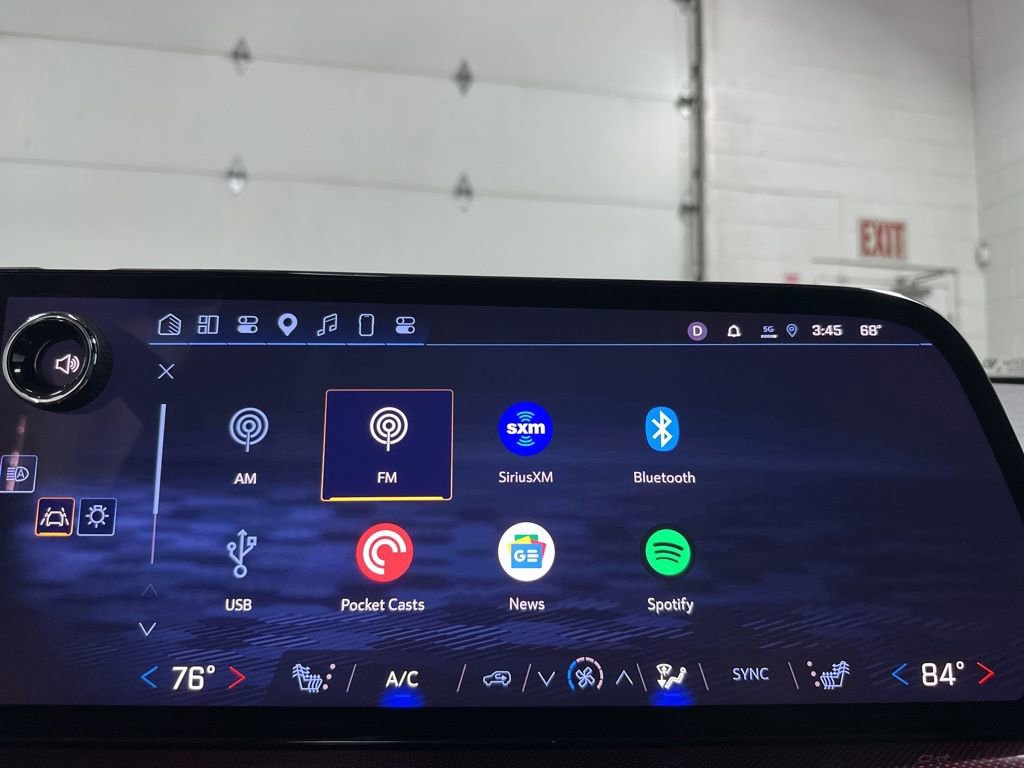 Used 2025 Chevrolet Traverse Z71 w/ Enhanced Driving Package image 33