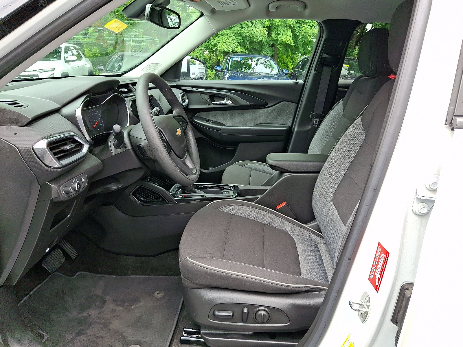 Certified 2023 Chevrolet TrailBlazer LT w/ Convenience Package AWD/4WD image 15