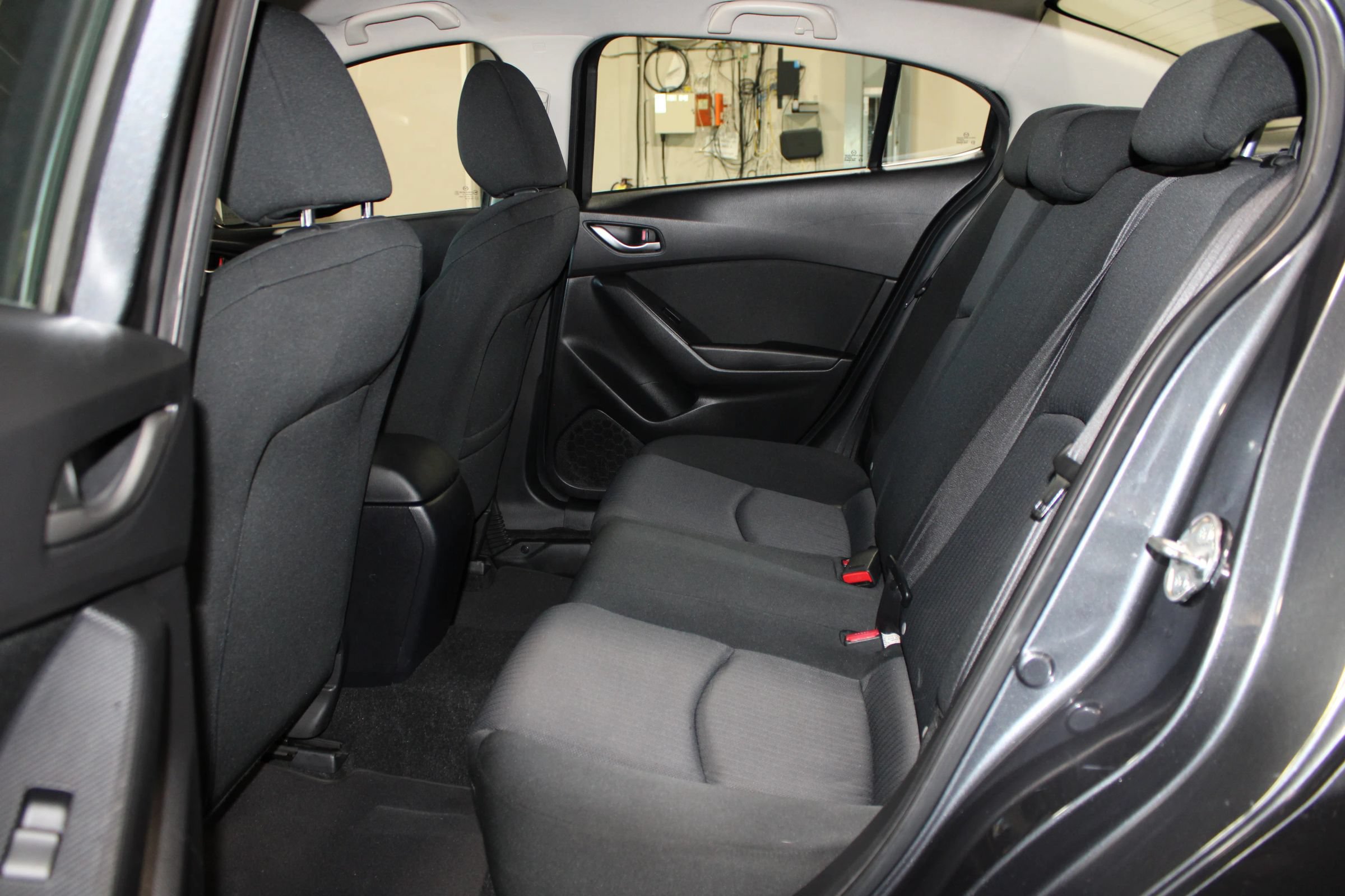 Used 2015 MAZDA MAZDA3 i Sport FWD image 24