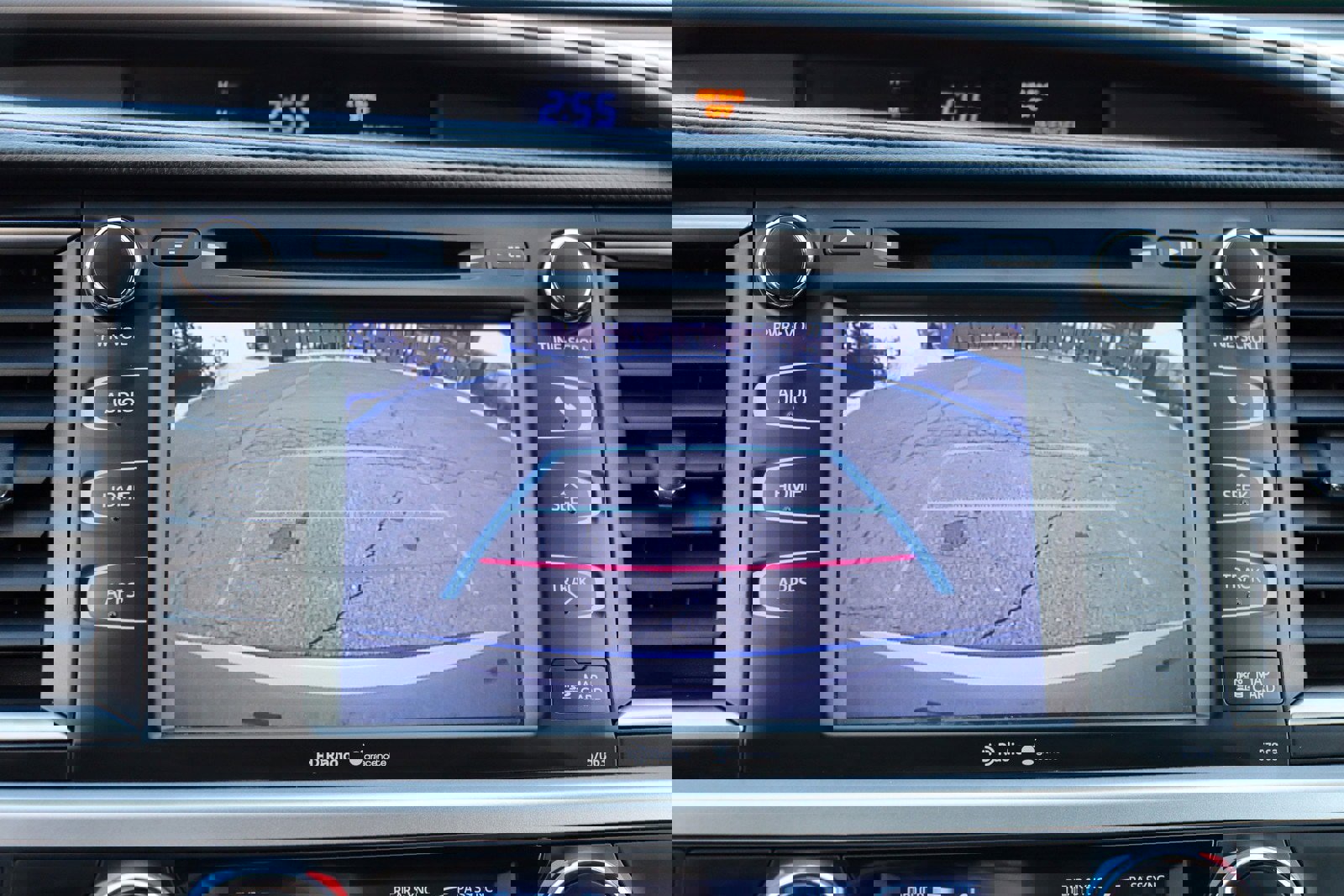 Used 2015 Toyota Highlander XLE image 34