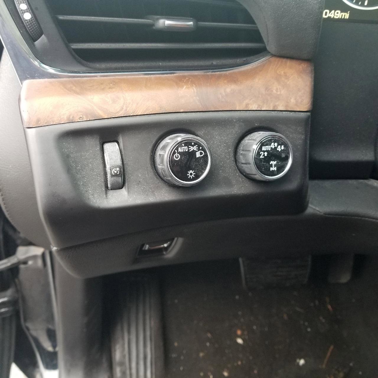 Used 2015 Cadillac Escalade ESV Premium AWD/4WD image 11