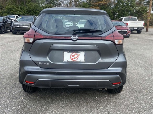 Used 2025 Nissan Kicks Play S image 3