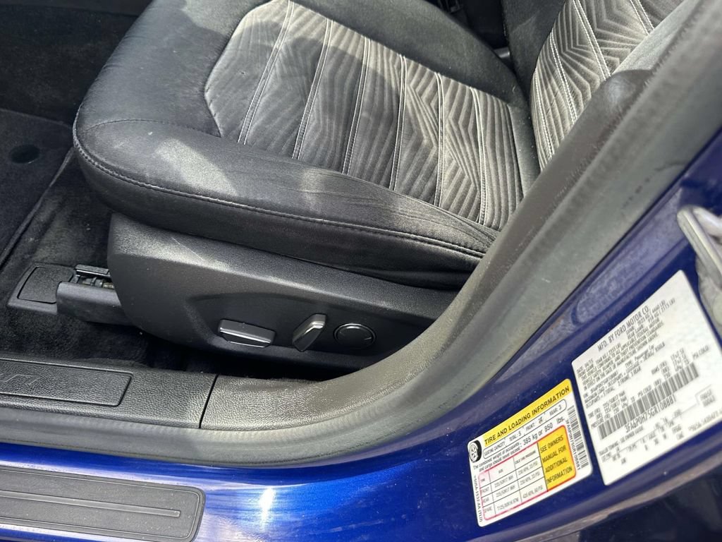 Used 2016 Ford Fusion SE FWD image 19