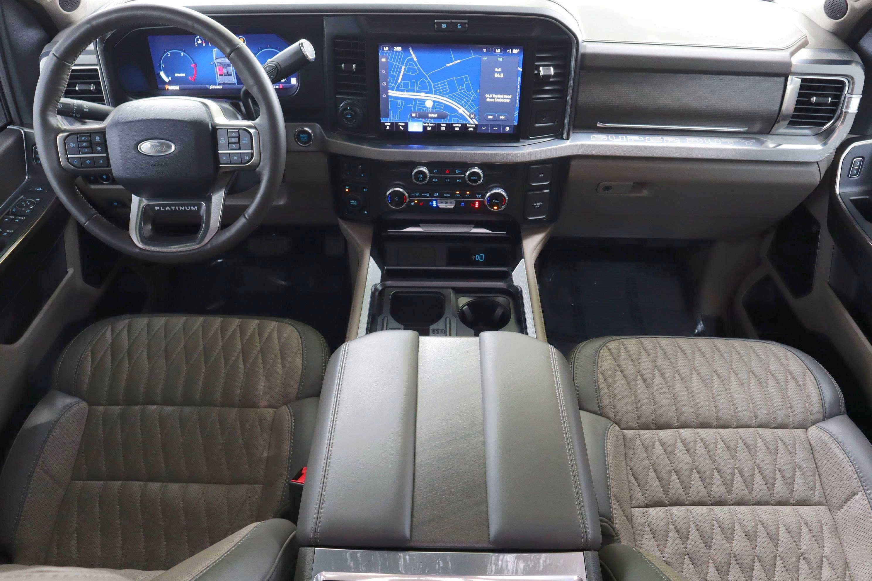 Used 2025 Ford F450 Platinum w/ Platinum Plus Package AWD/4WD image 7