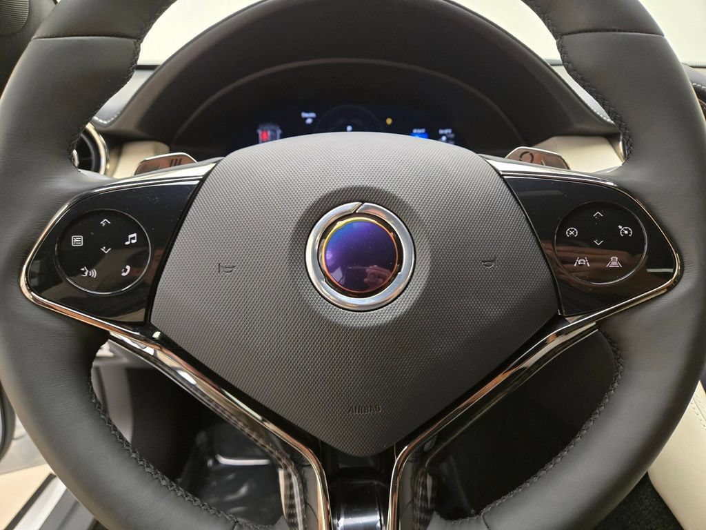 Used 2025 Karma Revero Luxury RWD image 32