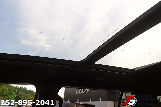 Used 2026 Chevrolet Traverse LT w/ Sun and Wheel Package FWD image 30