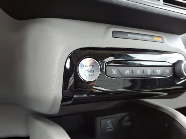 Certified 2023 Ford Escape Platinum w/ Premium Technology Package AWD/4WD image 22