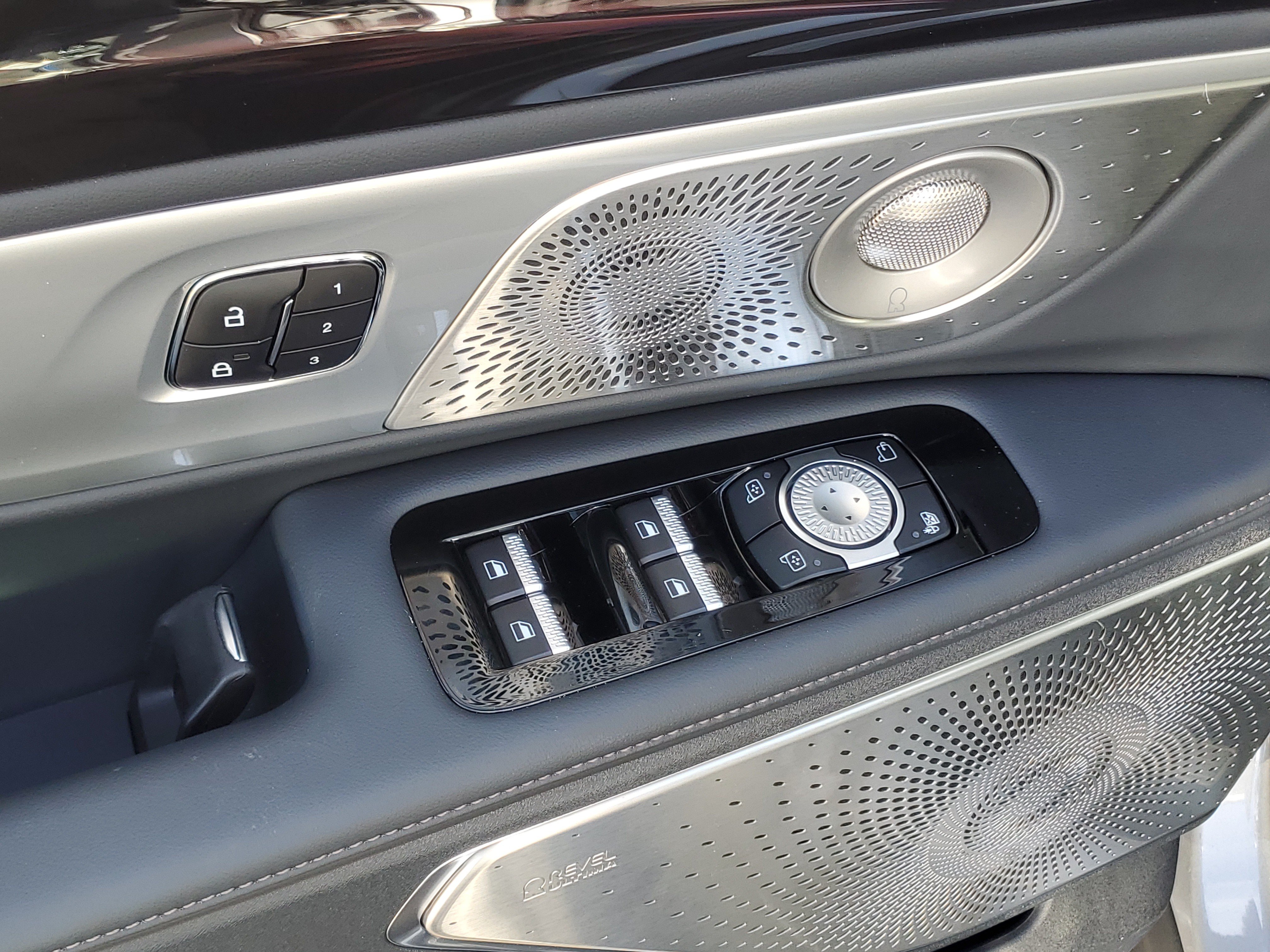 New 2026 Lincoln Nautilus Reserve AWD/4WD image 9