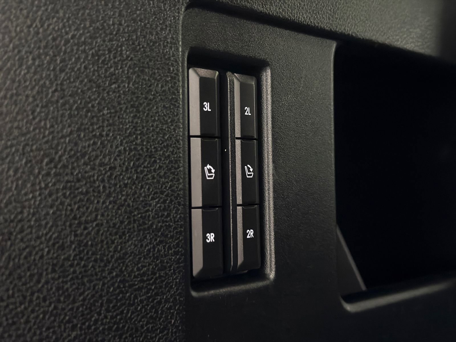 Used 2020 Lincoln Navigator Reserve w/ Luxury Package image 11