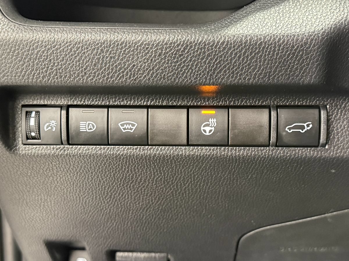 Used 2023 Toyota RAV4 XLE Premium AWD/4WD image 20