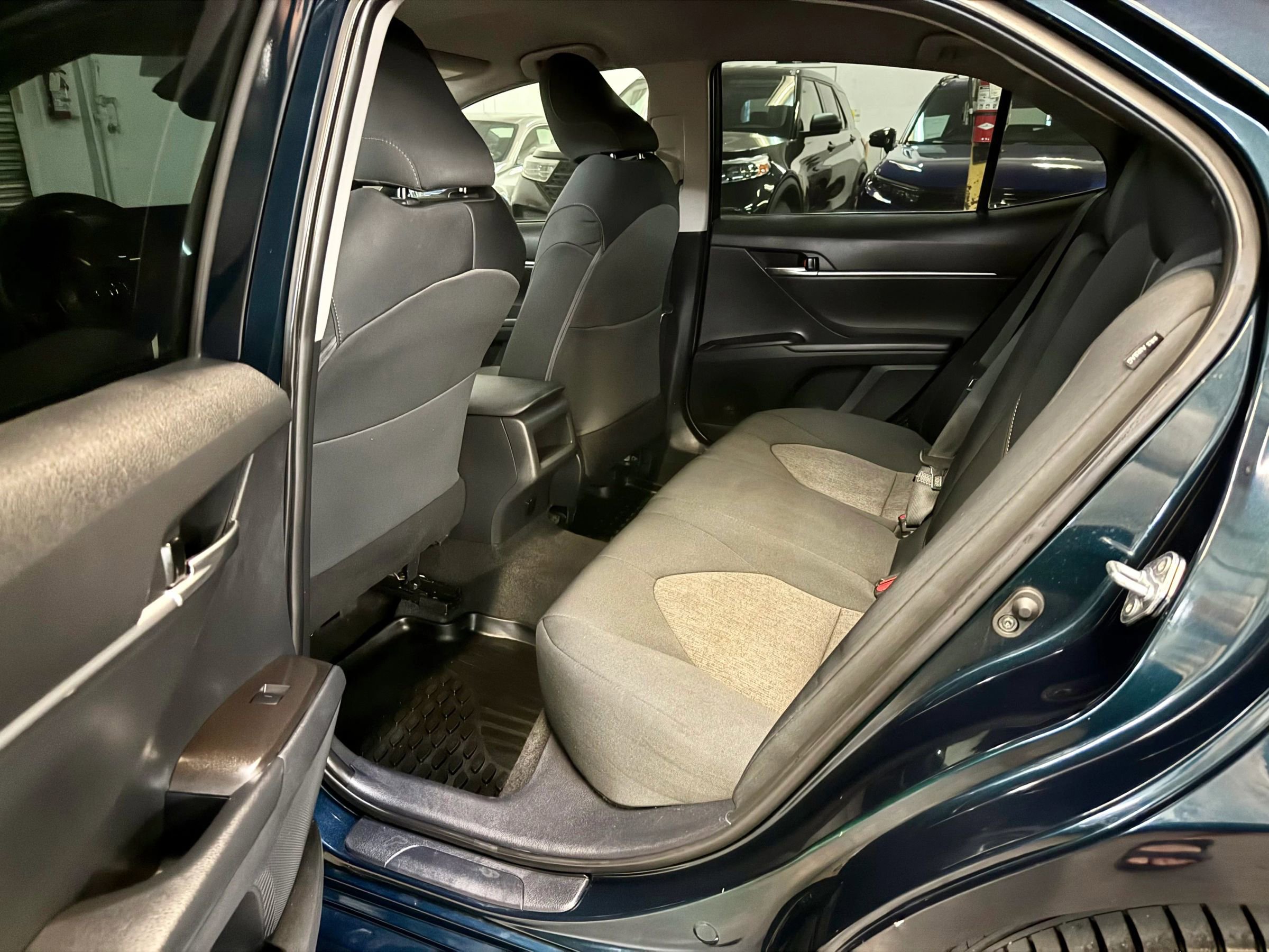 Used 2021 Toyota Camry LE w/ Convenience Package FWD image 10