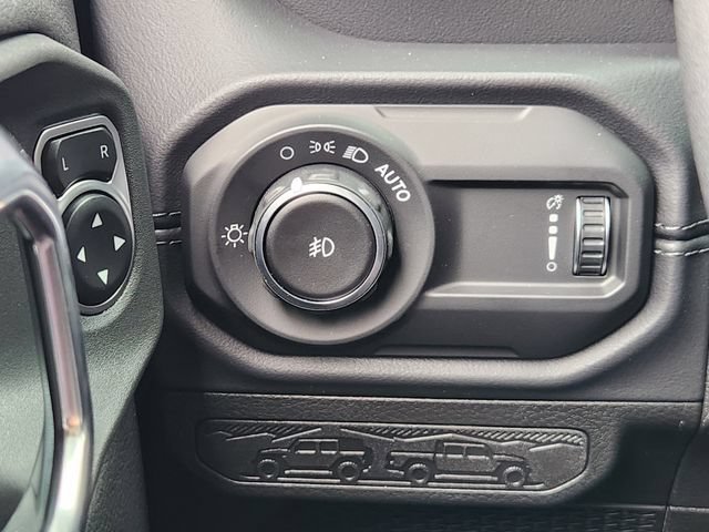 New 2026 Jeep Wrangler Unlimited Sahara AWD/4WD image 18