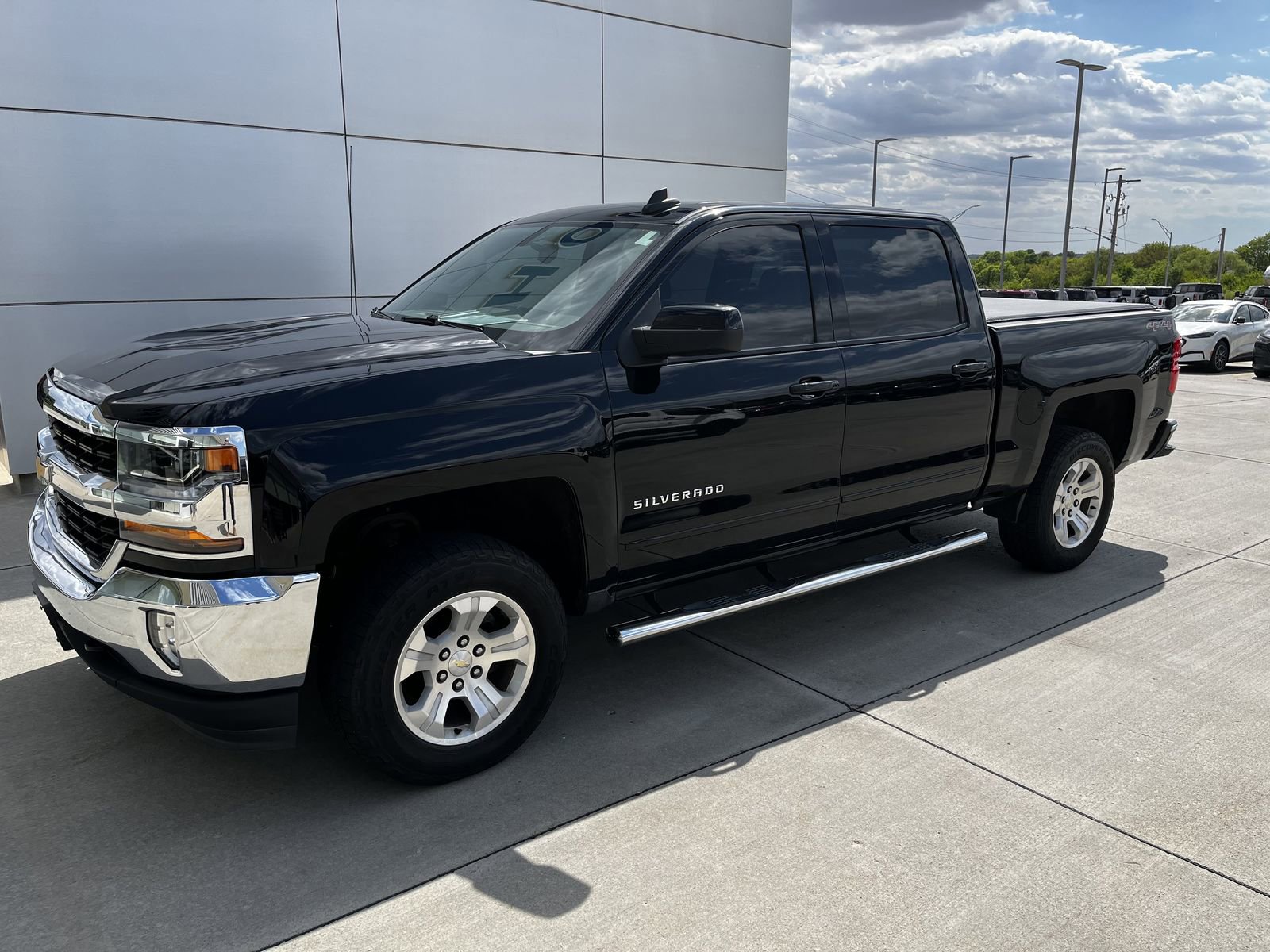 Used 2017 Chevrolet Silverado 1500 LT w/ All Star Edition AWD/4WD image 1