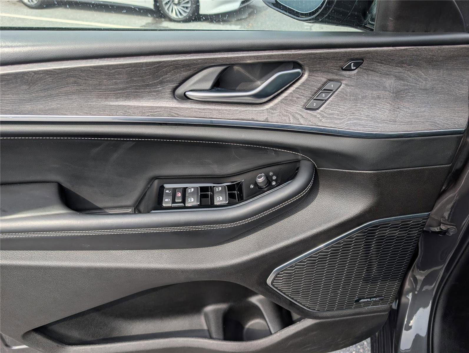 Used 2022 Jeep Grand Cherokee Overland w/ Luxury Tech Group IV image 21