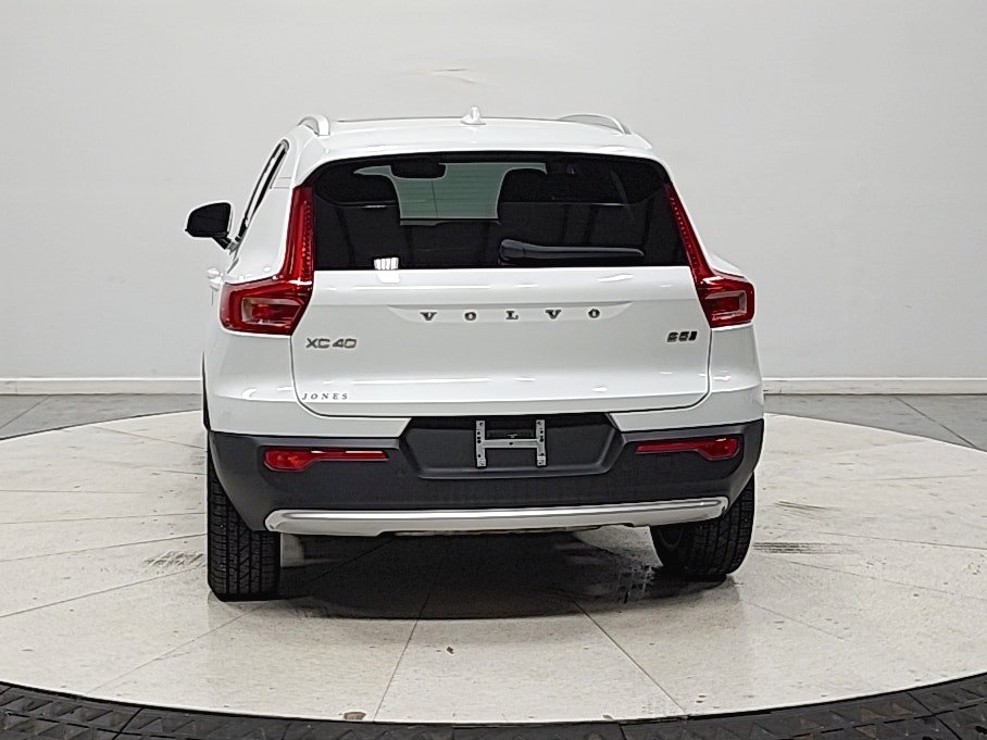 Used 2024 Volvo XC40 B5 Plus AWD/4WD image 7