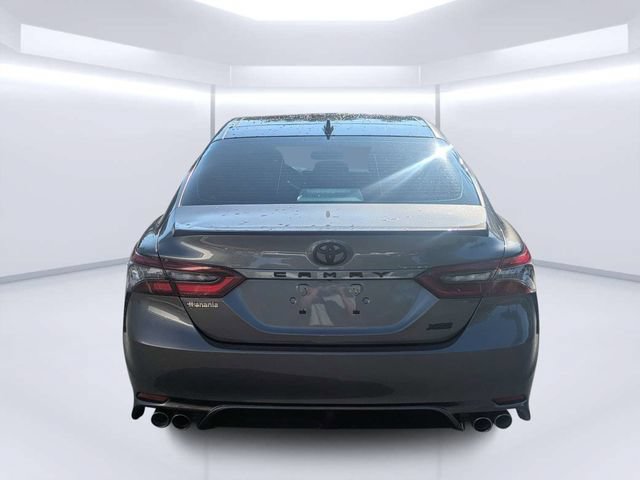 Used 2022 Toyota Camry XSE FWD image 4