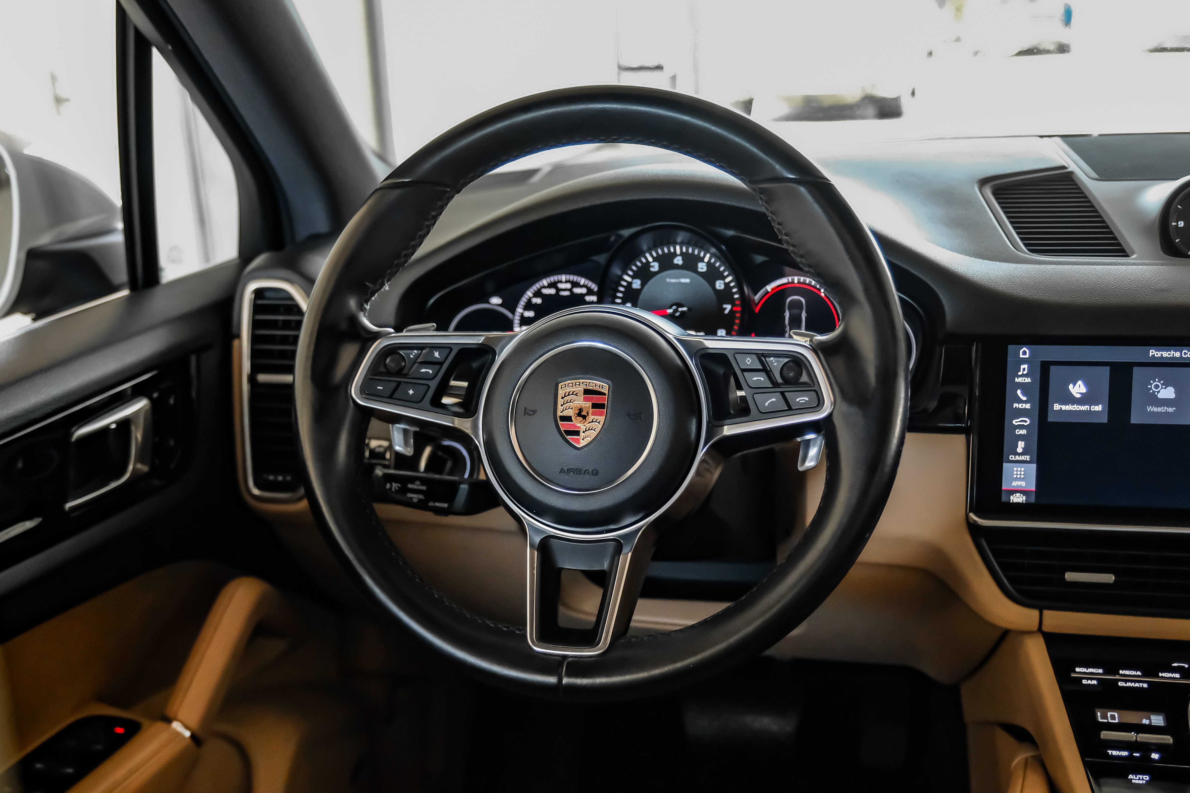 Used 2019 Porsche Cayenne AWD/4WD image 16