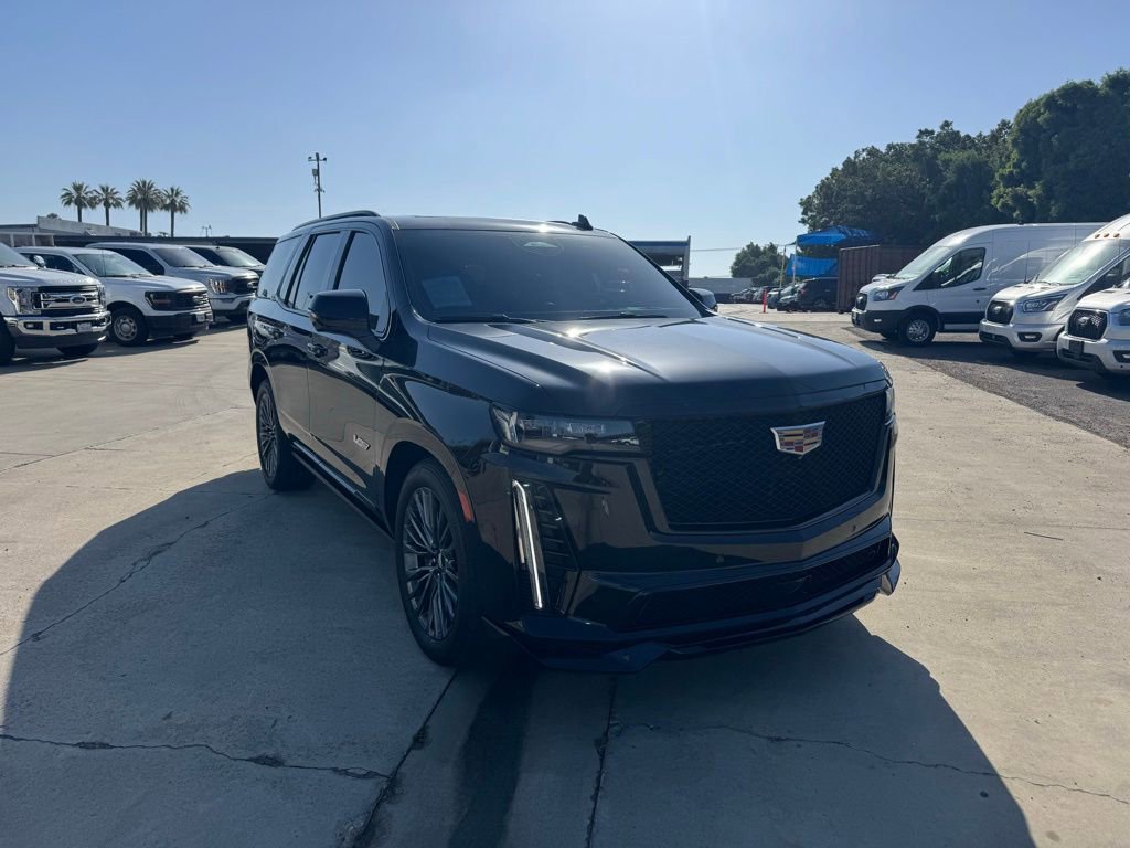 Used 2023 Cadillac Escalade V w/ Heavy-Duty Trailer Package AWD/4WD image 2