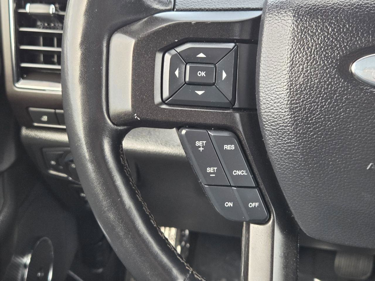 Used 2019 Ford Expedition Max Limited image 31