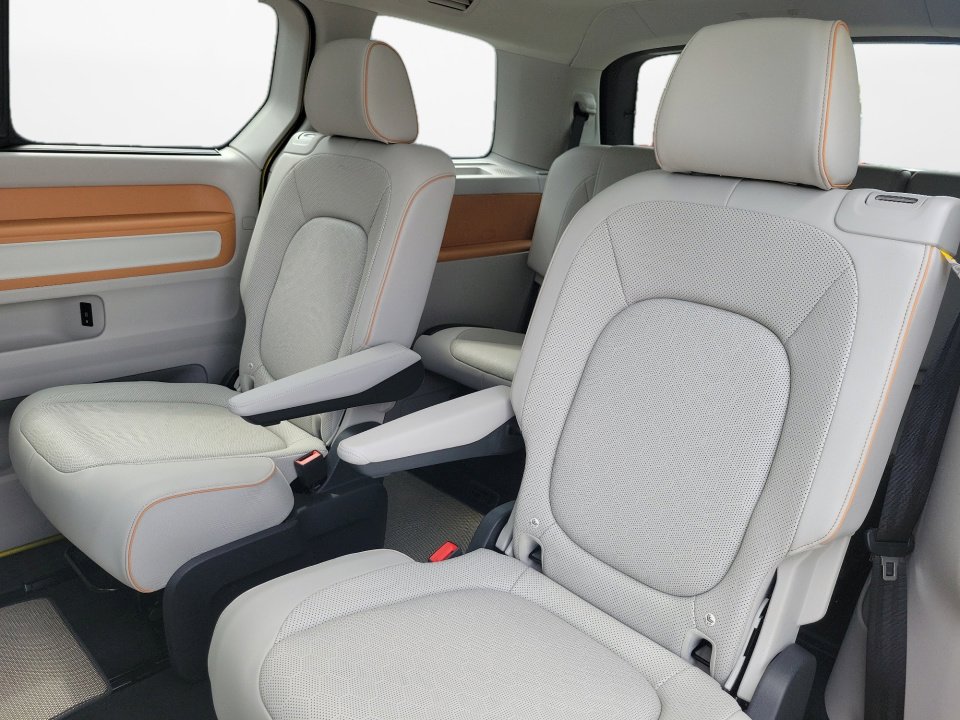 New 2025 Volkswagen ID. Buzz Pro S Plus image 12