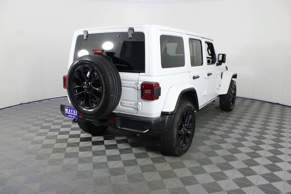 Used 2025 Jeep Wrangler Unlimited Sahara w/ Safety Group AWD/4WD image 23