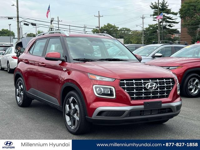 Certified 2023 Hyundai Venue Limited w/ Cargo Package FWD 360° Tour
