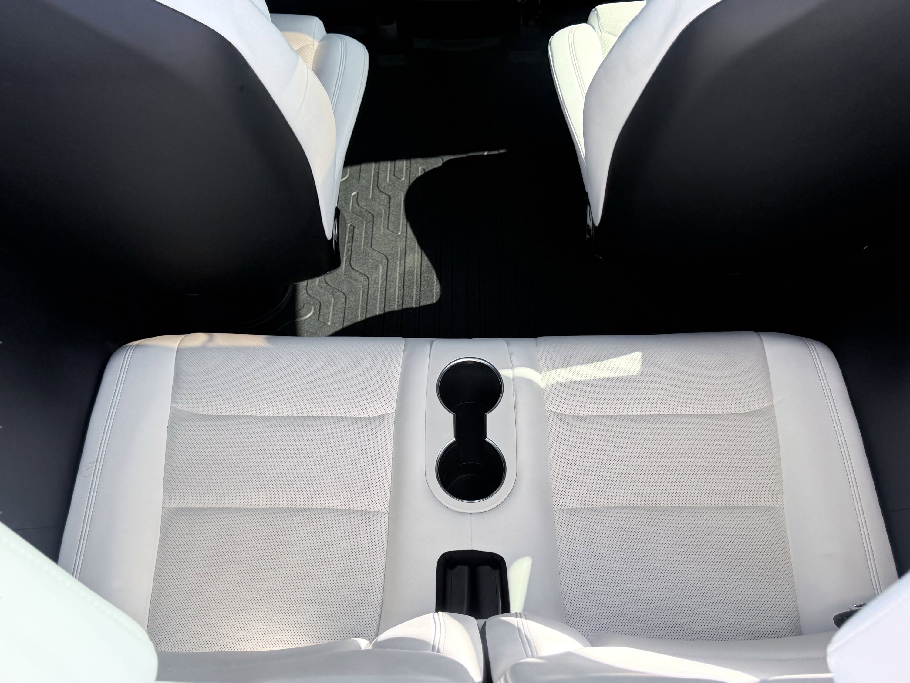 Used 2022 Tesla Model X image 17