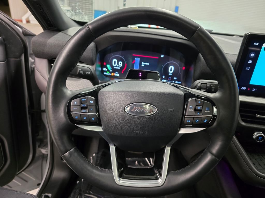 Used 2025 Ford Explorer Platinum w/ LUX Leather Package image 19