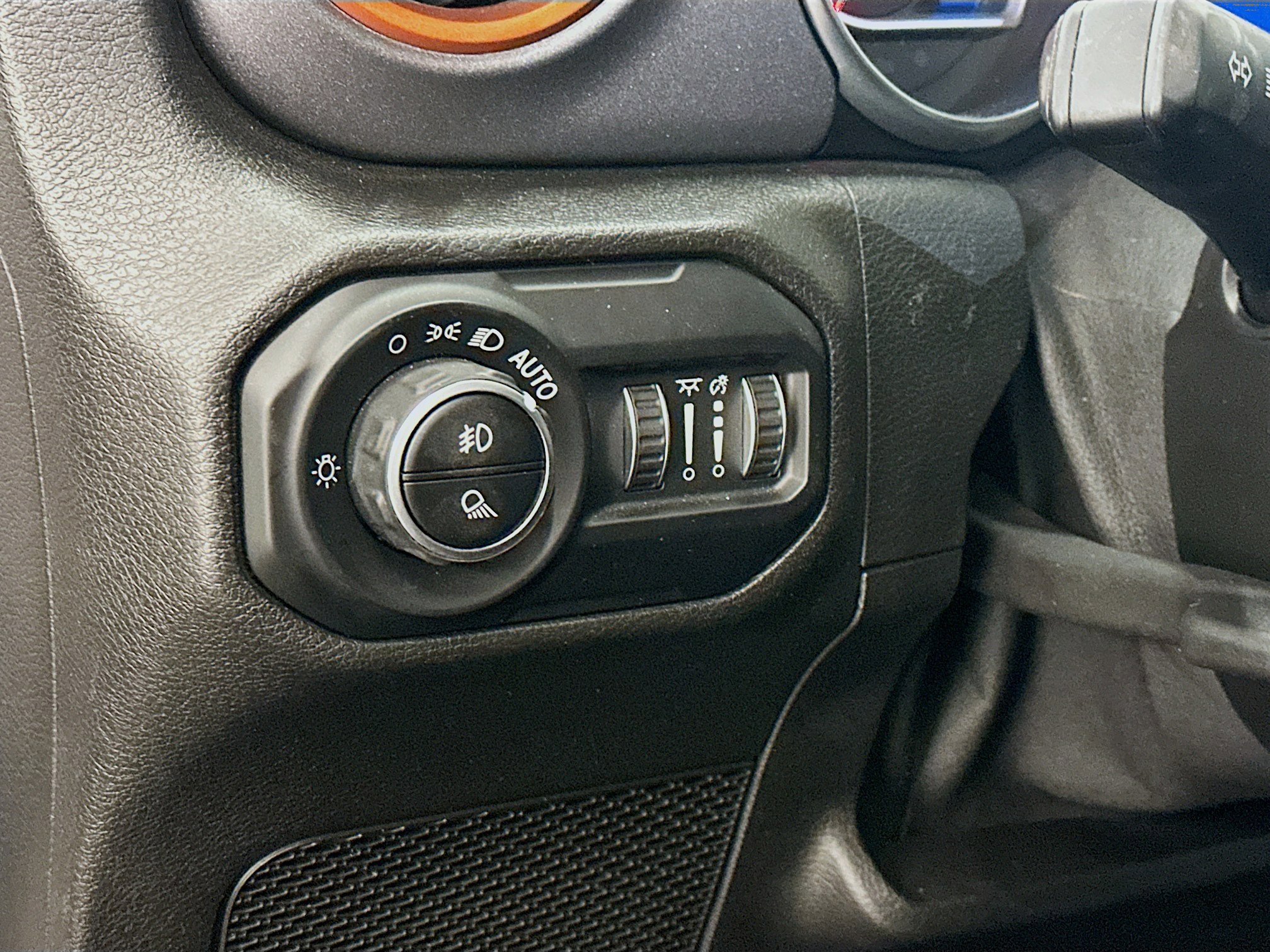 Used 2021 Jeep Gladiator Mojave w/ Cold Weather Group image 17