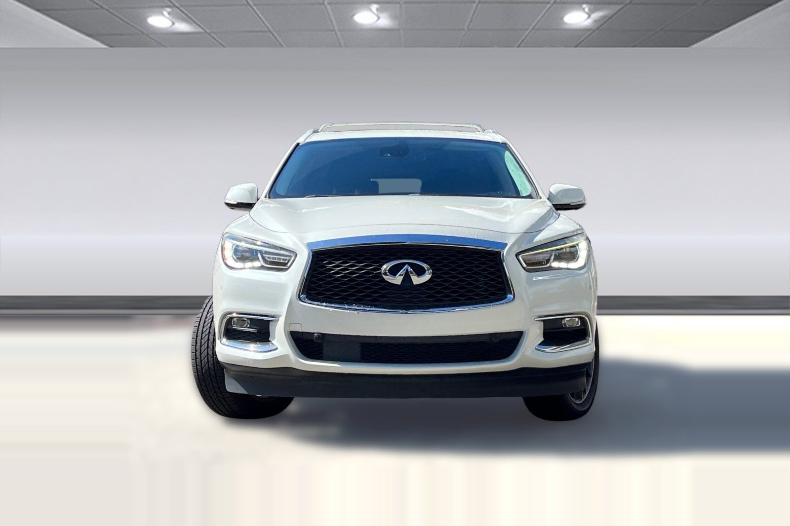 Used 2017 INFINITI QX60 Luxe w/ Deluxe Technology Package image 4