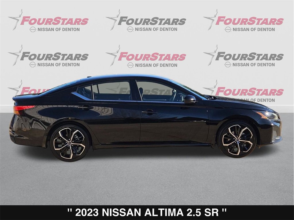 Used 2023 Nissan Altima 2.5 SR image 3