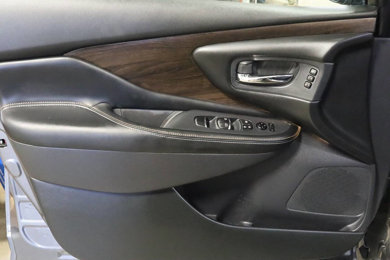 Used 2024 Nissan Murano Platinum w/ Cargo Package image 23