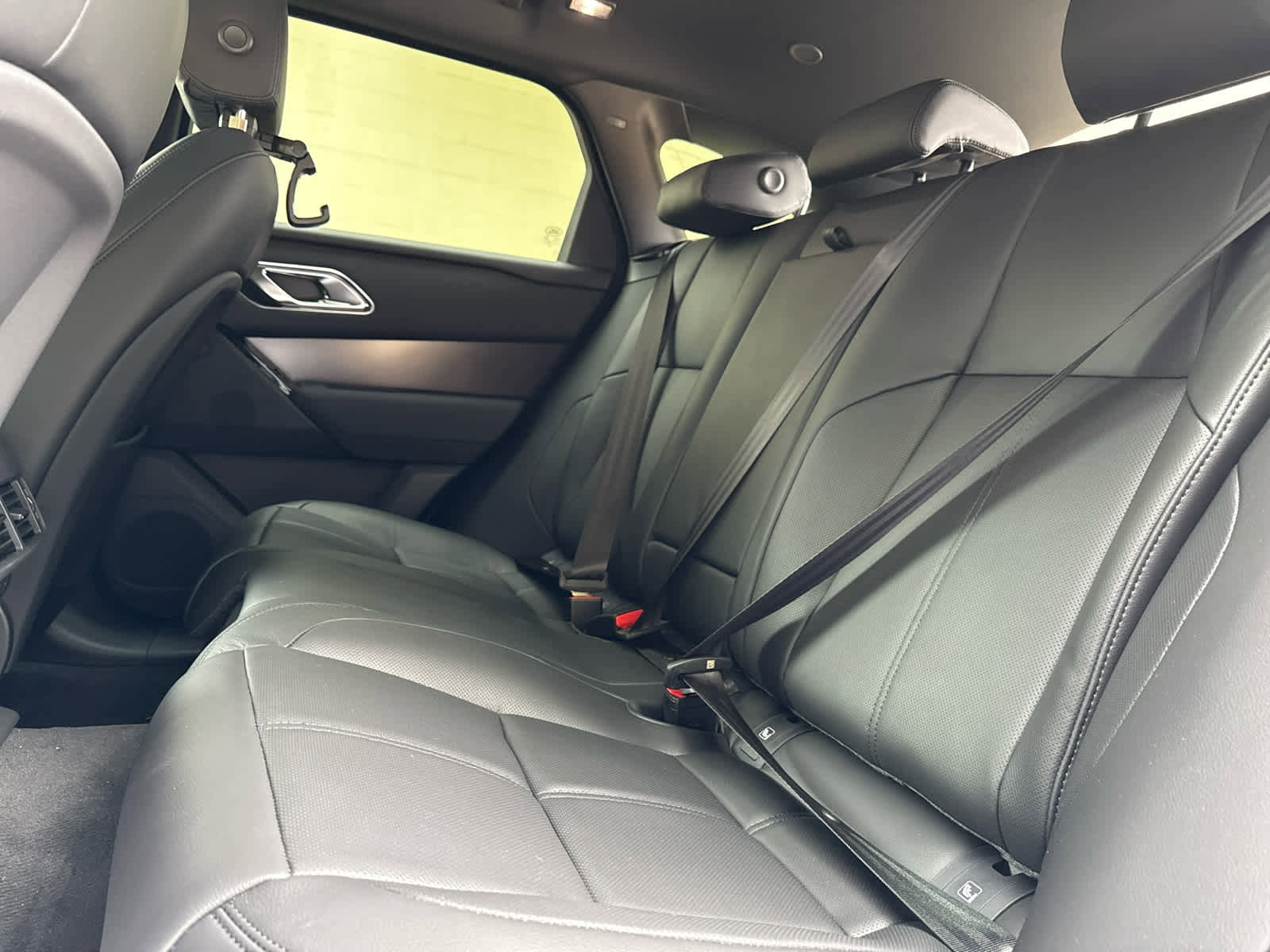 New 2026 Land Rover Range Rover Velar Dynamic SE image 16