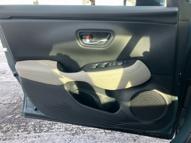 Used 2024 Honda HR-V EX-L image 13