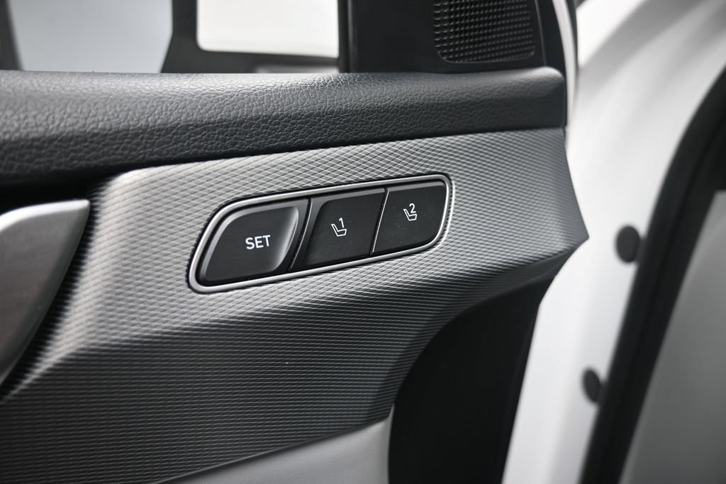 Used 2022 Hyundai Palisade SEL w/ Premium Package FWD image 27