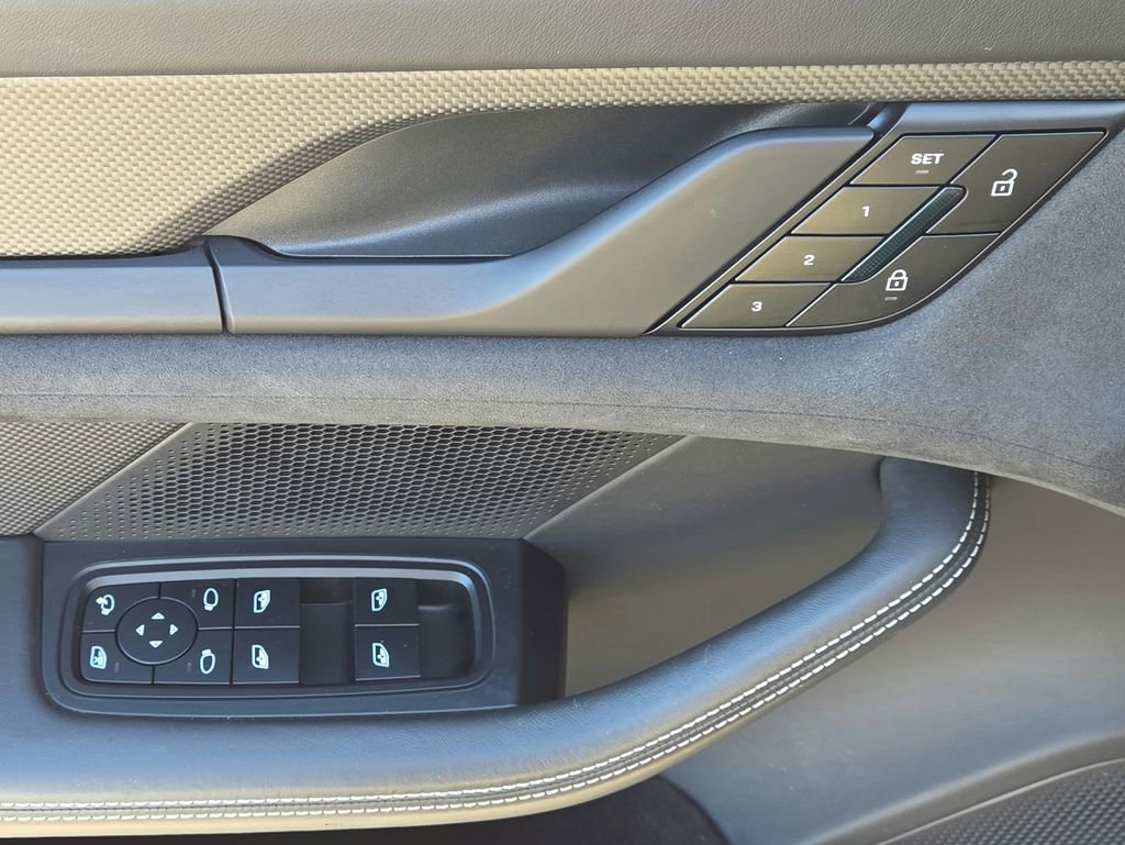 Certified 2024 Porsche Taycan GTS image 7