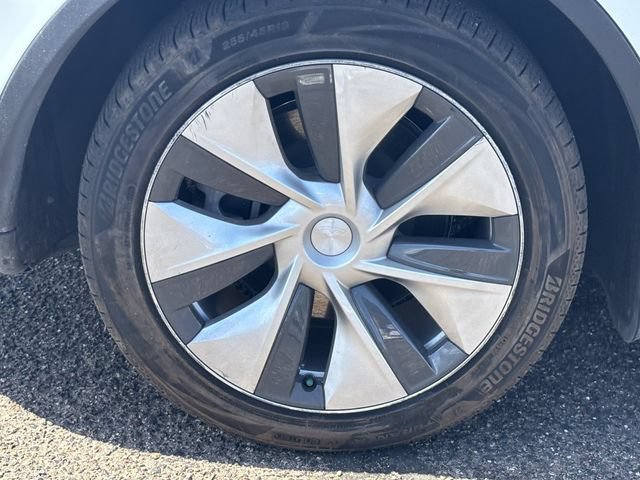 Used 2021 Tesla Model Y AWD image 9