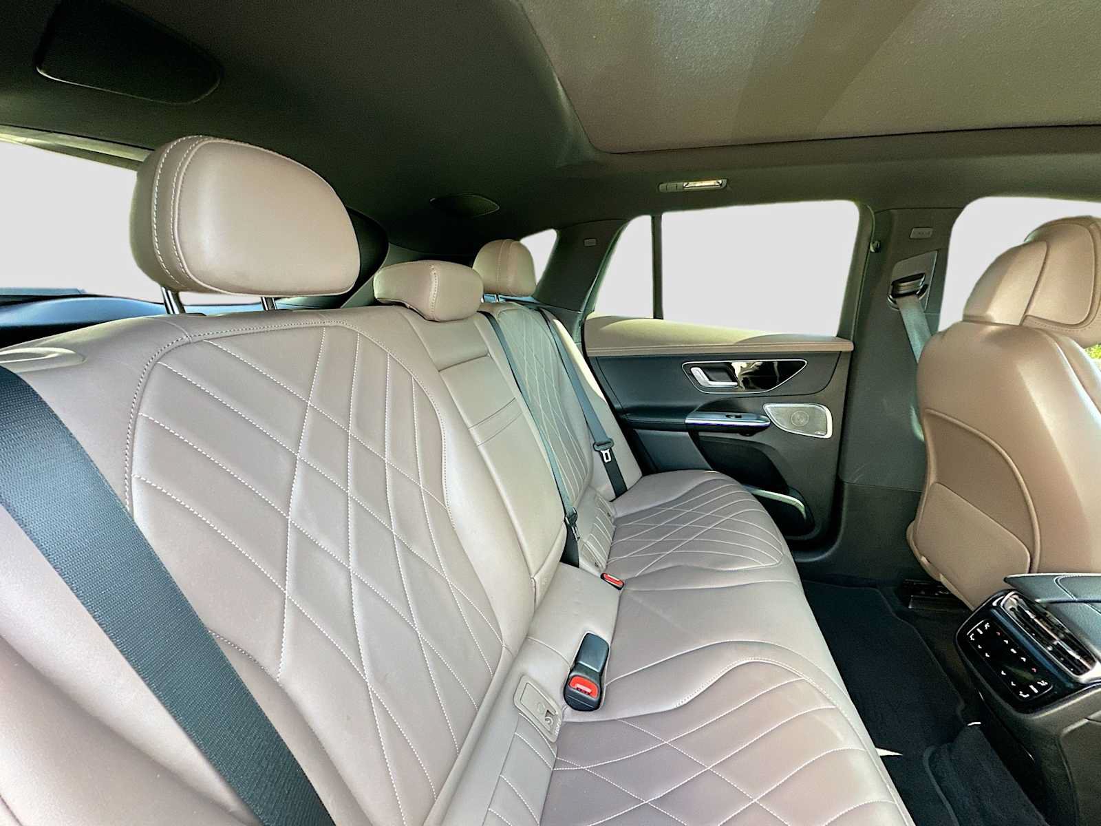 Certified 2023 Mercedes-Benz EQE 500 4MATIC SUV w/ Pinnacle Trim Package image 29