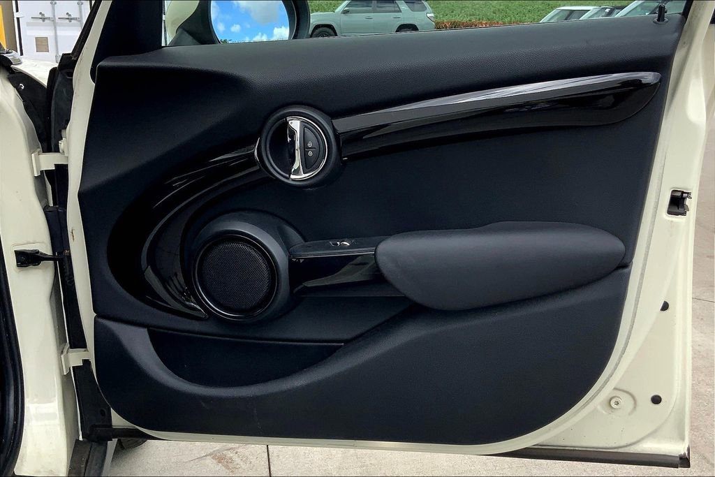 Used 2019 MINI Cooper S image 19