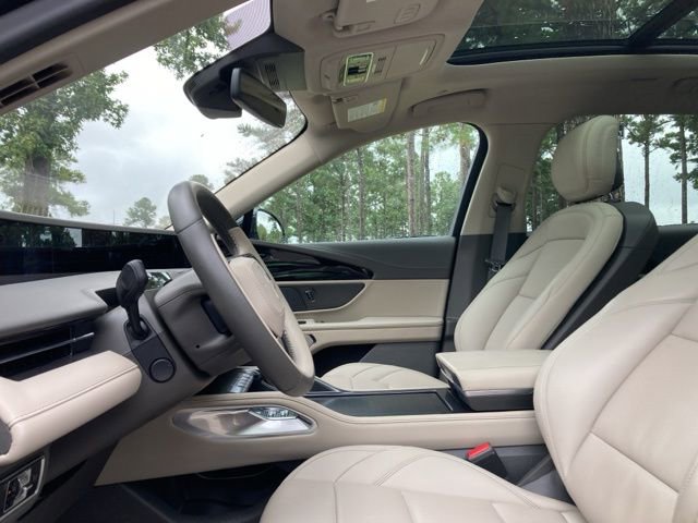 Used 2025 Lincoln Nautilus Premier w/ Equipment Group 102A image 21